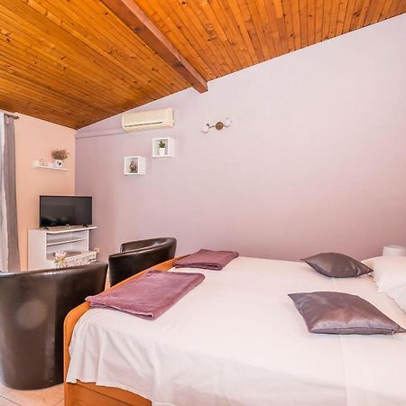 Apartments And Room Zinka Vodice Zewnętrze zdjęcie