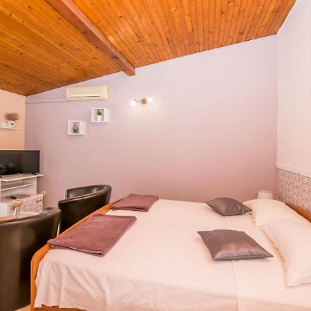 Apartments And Room Zinka Vodice Zewnętrze zdjęcie