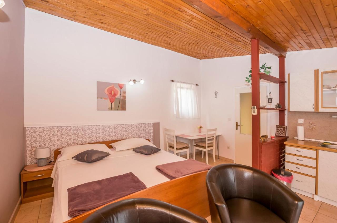 Apartments And Room Zinka Vodice Zewnętrze zdjęcie