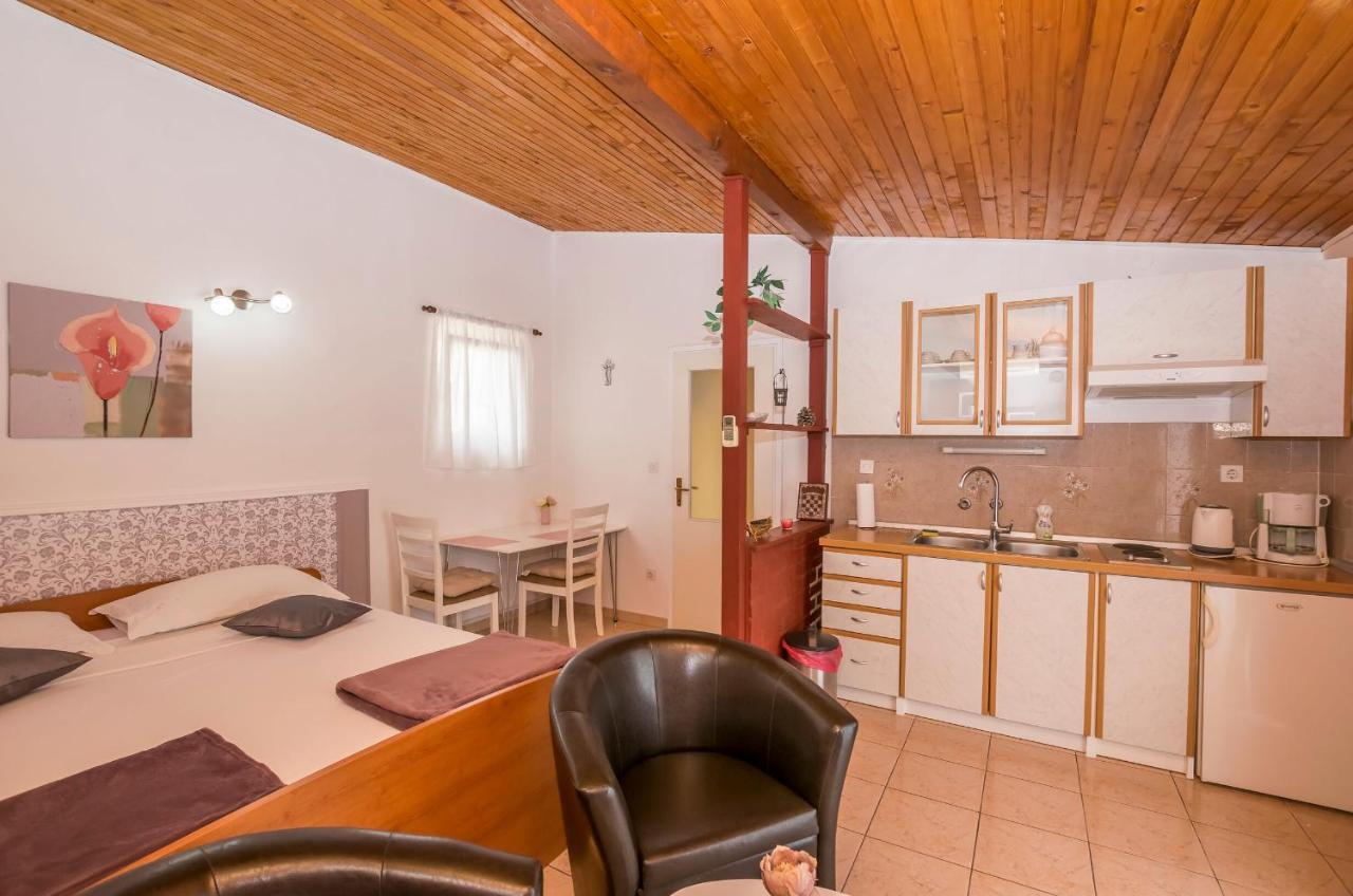 Apartments And Room Zinka Vodice Zewnętrze zdjęcie