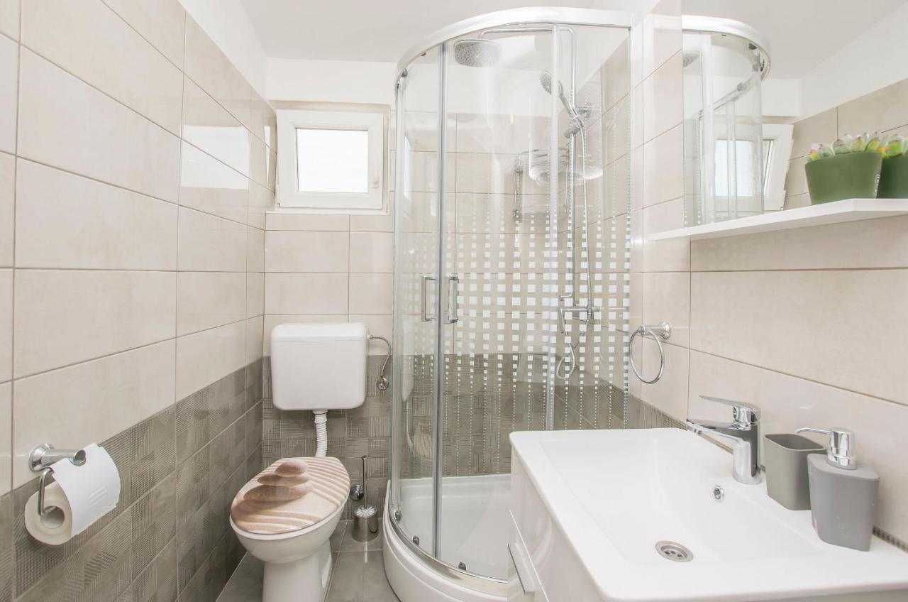 Apartments And Room Zinka Vodice Zewnętrze zdjęcie